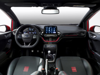 fordfiesta2016stlinecentercockpit03.jpg