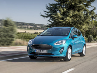 2017fordfiestatitaniumwaveblue071.jpg