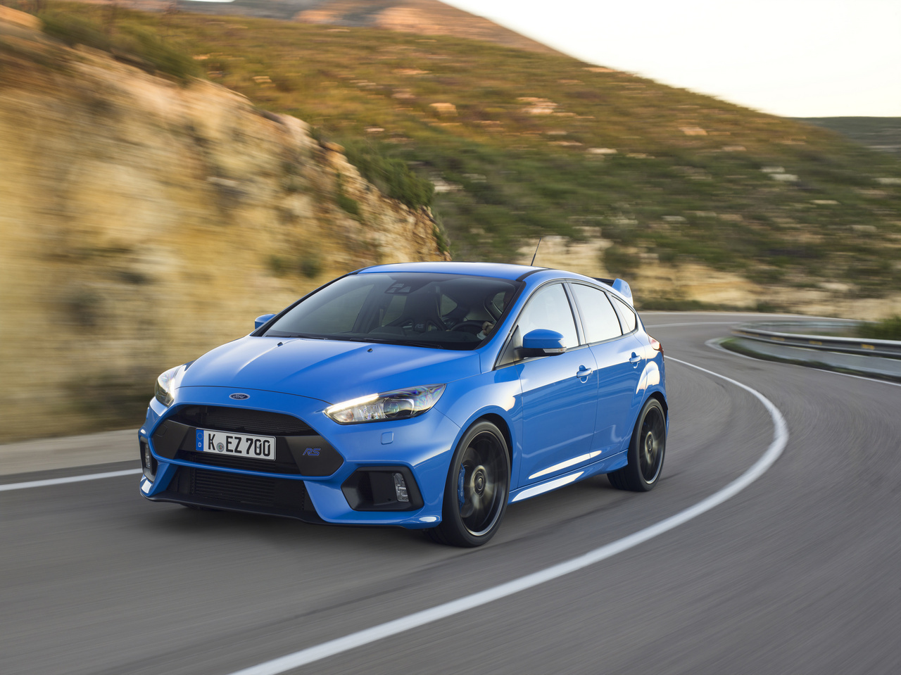 ford2016focusrs04.jpg