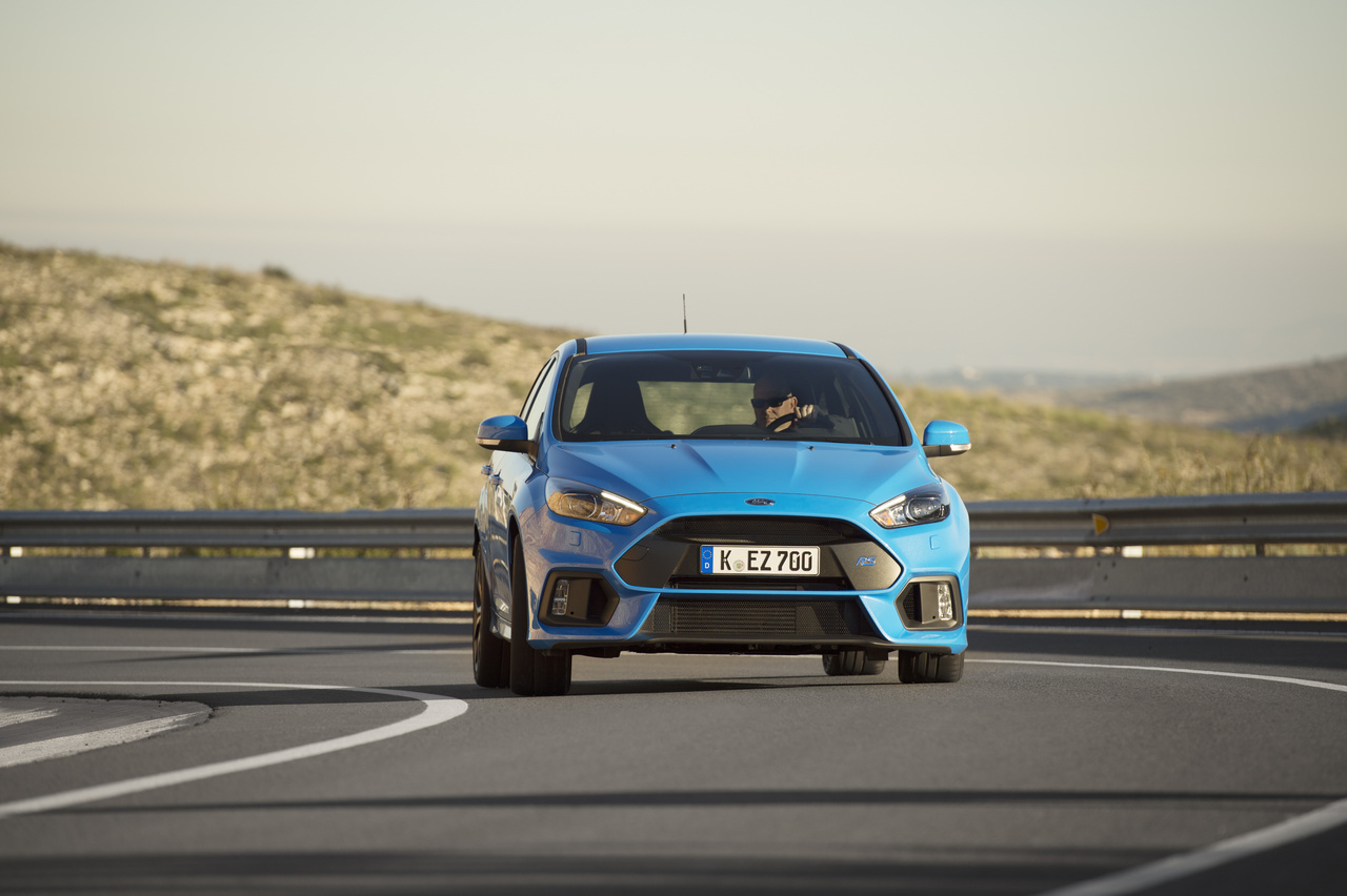 ford2016focusrs37.jpg