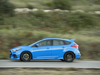 ford2016focusrs42.jpg