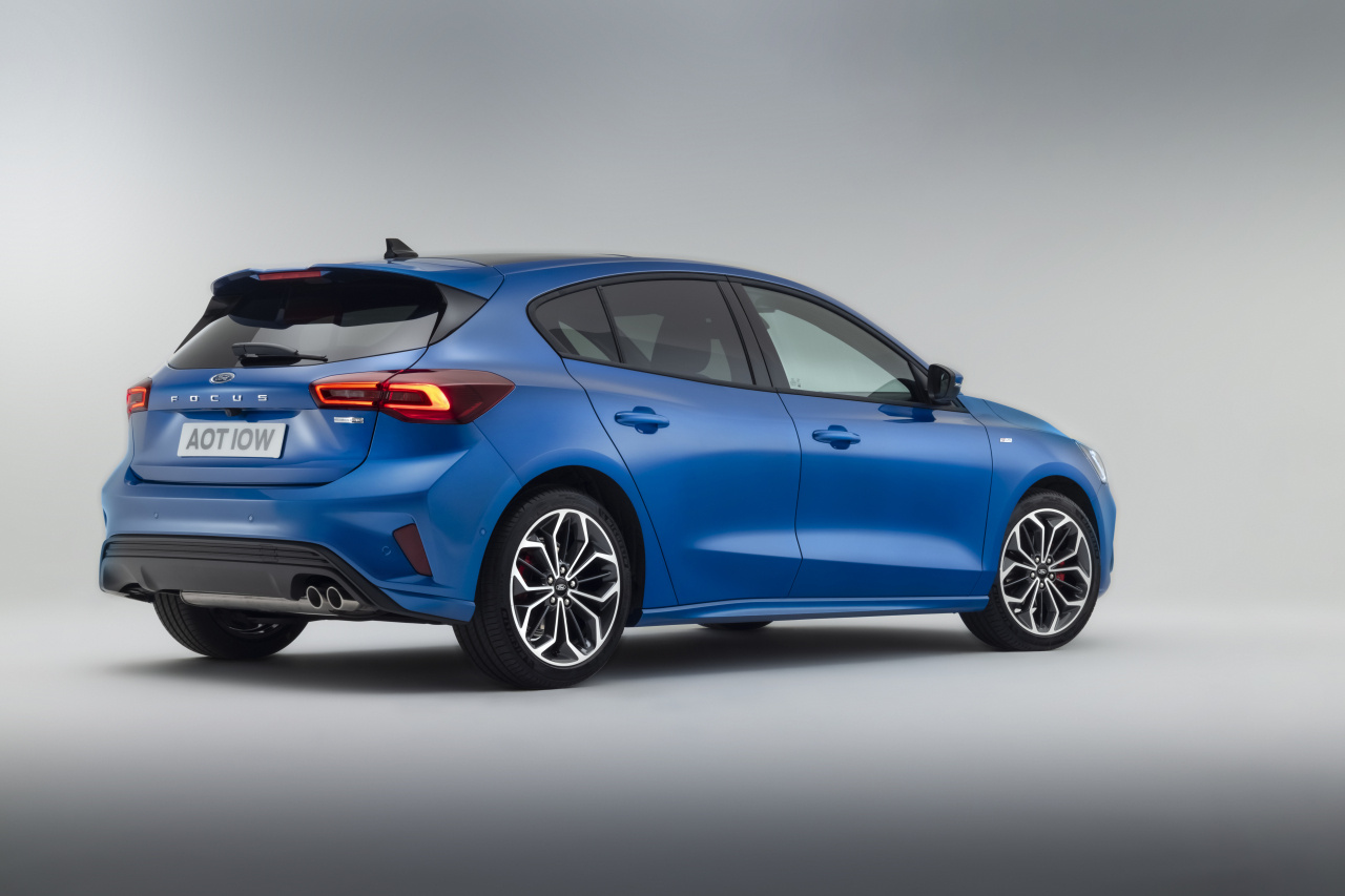 2021fordfocusstline02.jpg