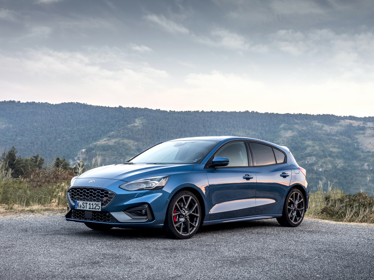 ford2019focusstperformanceblue03.jpg