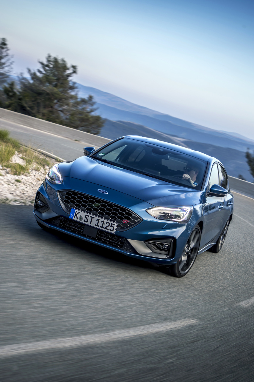 ford2019focusstperformanceblue15.jpg