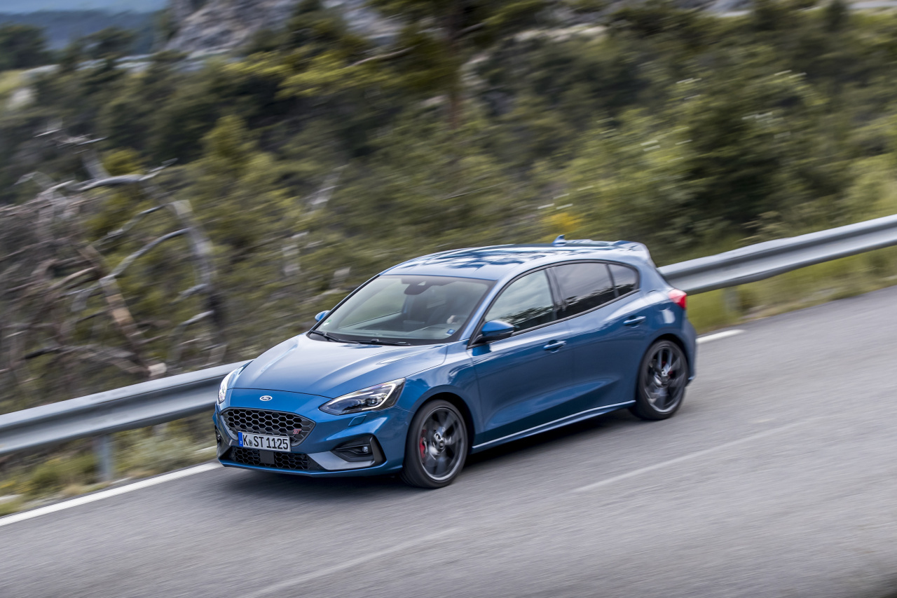 ford2019focusstperformanceblue26.jpg