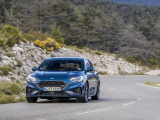 ford2019focusstperformanceblue30.jpg