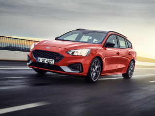 2019fordfocusstwagon07.jpg