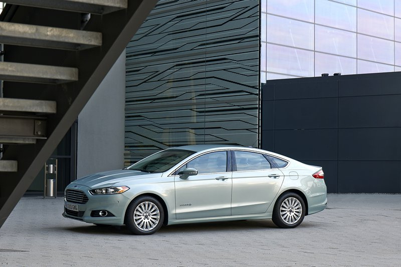 fordpocelectrfusionhybrid12.jpg