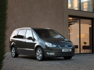 fordgalaxy09.jpg