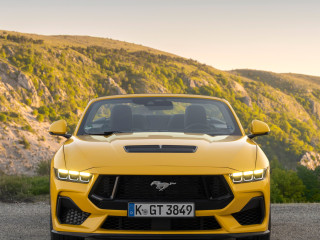 2024fordmustangcabrioletyellowsplash3.jpg