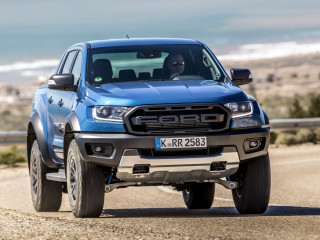 2019fordrangerraptorperformanceblue131.jpg