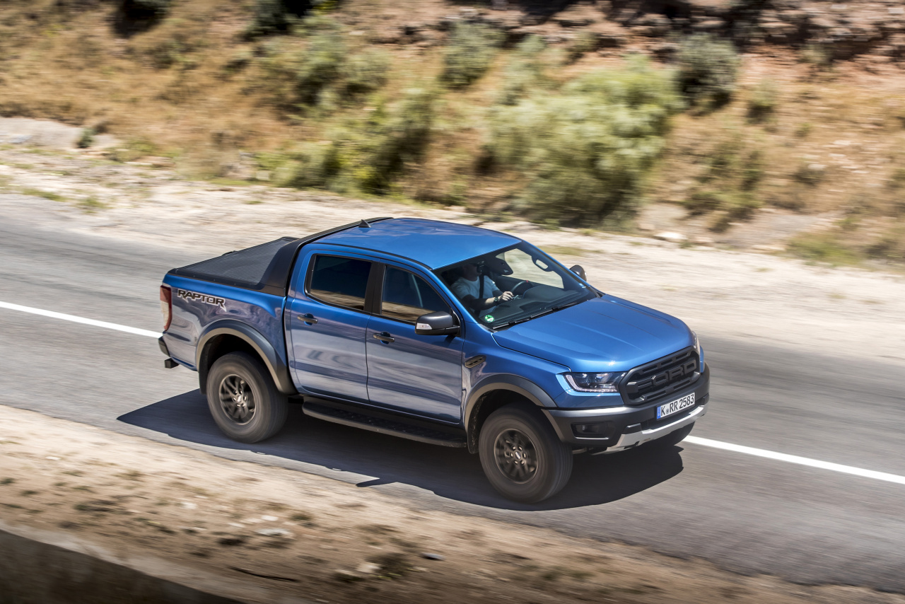 2019fordrangerraptorperformanceblue133.jpg