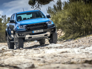 2019fordrangerraptorperformanceblue151.jpg