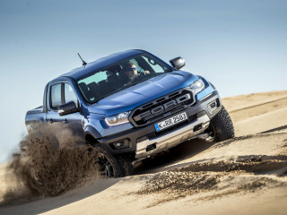 2019fordrangerraptorperformanceblue164.jpg