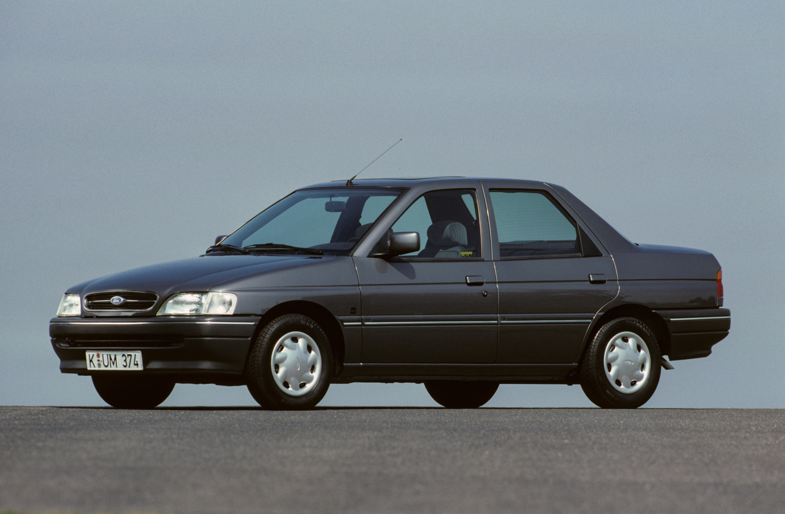 Ford Orion (1992) - Foto eines Ford PKW-Modells