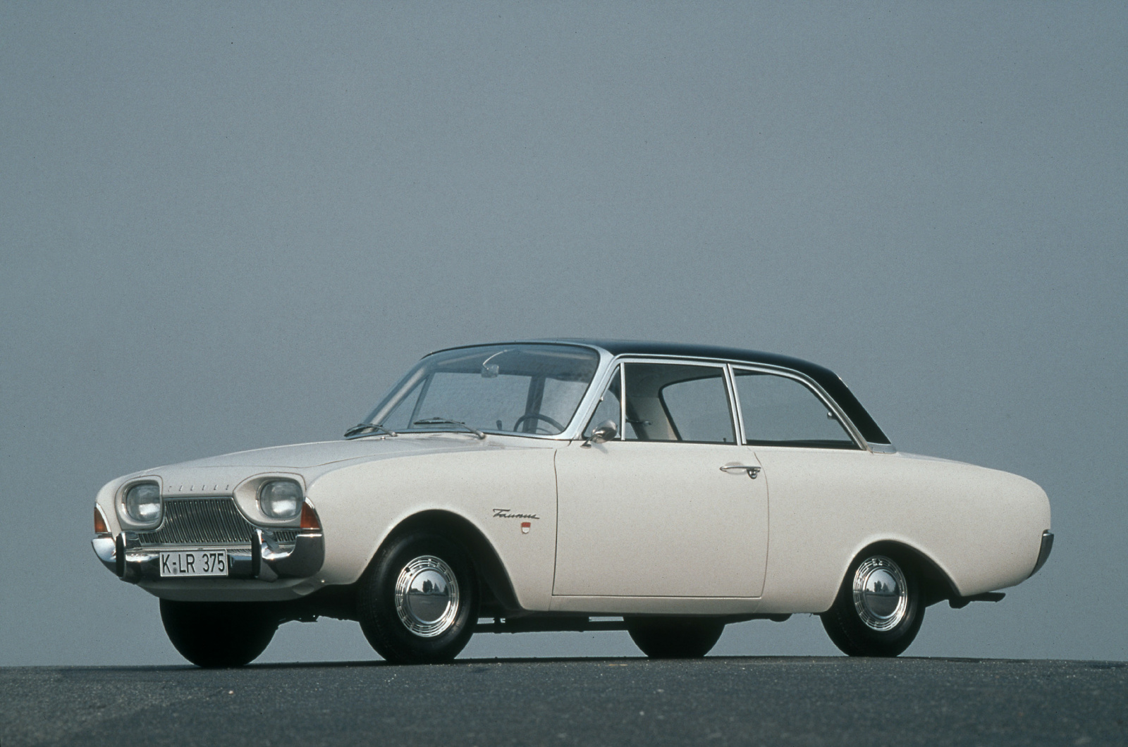 Taunus 17m (1960) - Foto eines Ford PKW-Modells