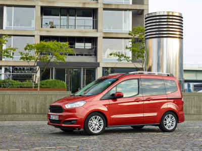 Ford Tourneo Courier (2014) - Foto eines Ford Nutzfahrzeug-Modells