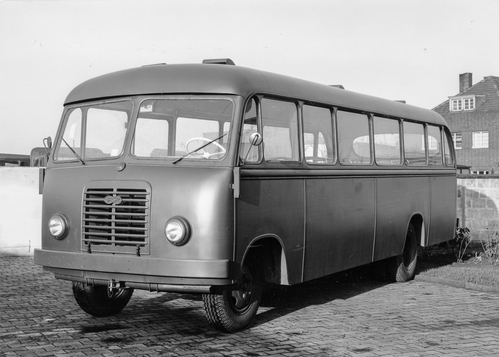 Ford G199B/G1Y9B/G198B - Bus (1952) - Foto eines Ford LKW/Bus-Modells