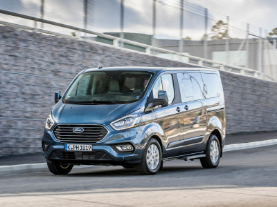 Ford Tourneo Custom PHEV (2019) - Foto eines Ford Nutzfahrzeug-Modells